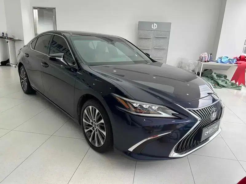 Lexus ES 2020 300h Premium Edition — миниатюра 3