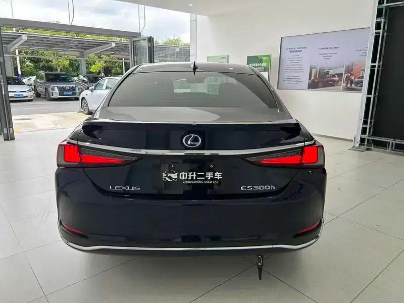 Lexus ES 2020 300h Premium Edition — миниатюра 5