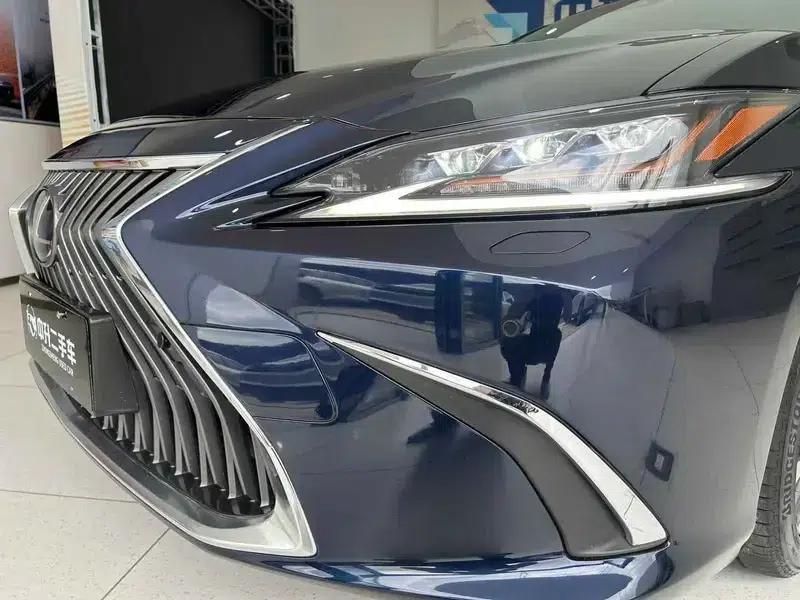 Lexus ES 2020 300h Premium Edition — миниатюра 8