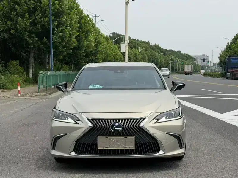 Lexus ES 2020 300h Premium Edition (China V Emission Standard) — миниатюра 2