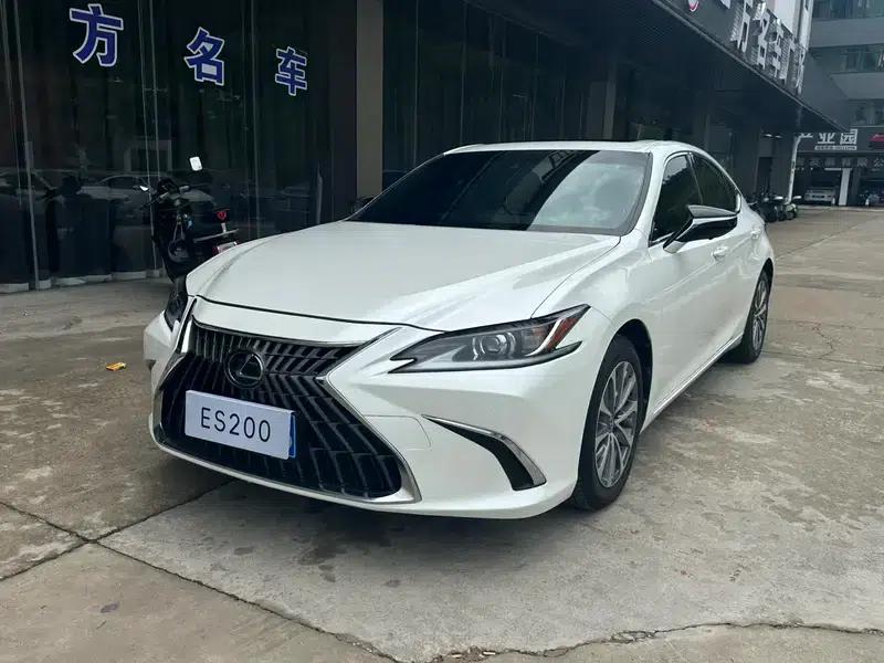 Lexus ES 2021 Model 200 Premium Edition — миниатюра 1