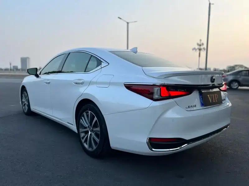 Lexus ES 2020 300h Premium Edition (China V Emission Standard) — миниатюра 4