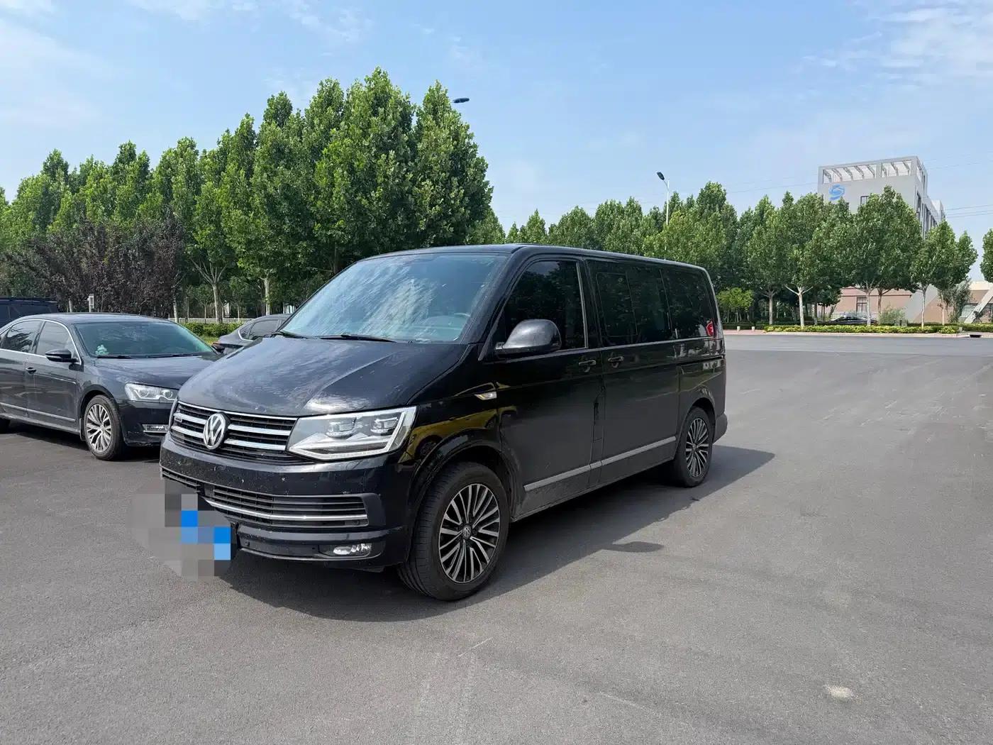 Multivan 2019 2.0TSI 4WD Premium Edition 7-Seater — миниатюра 1