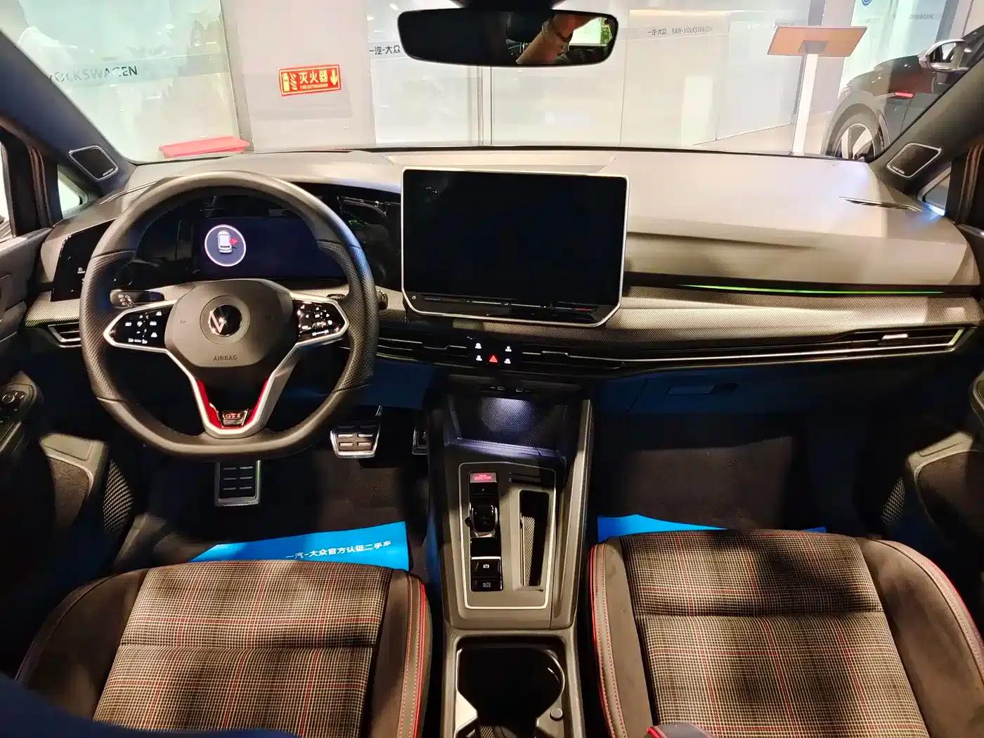 2025 Golf GTI 380TSI DSG GTI — миниатюра 7