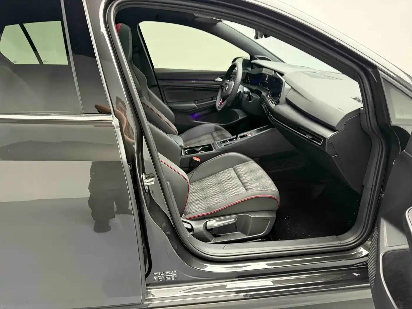 2023 Golf GTI 380TSI DSG GTI — миниатюра 3