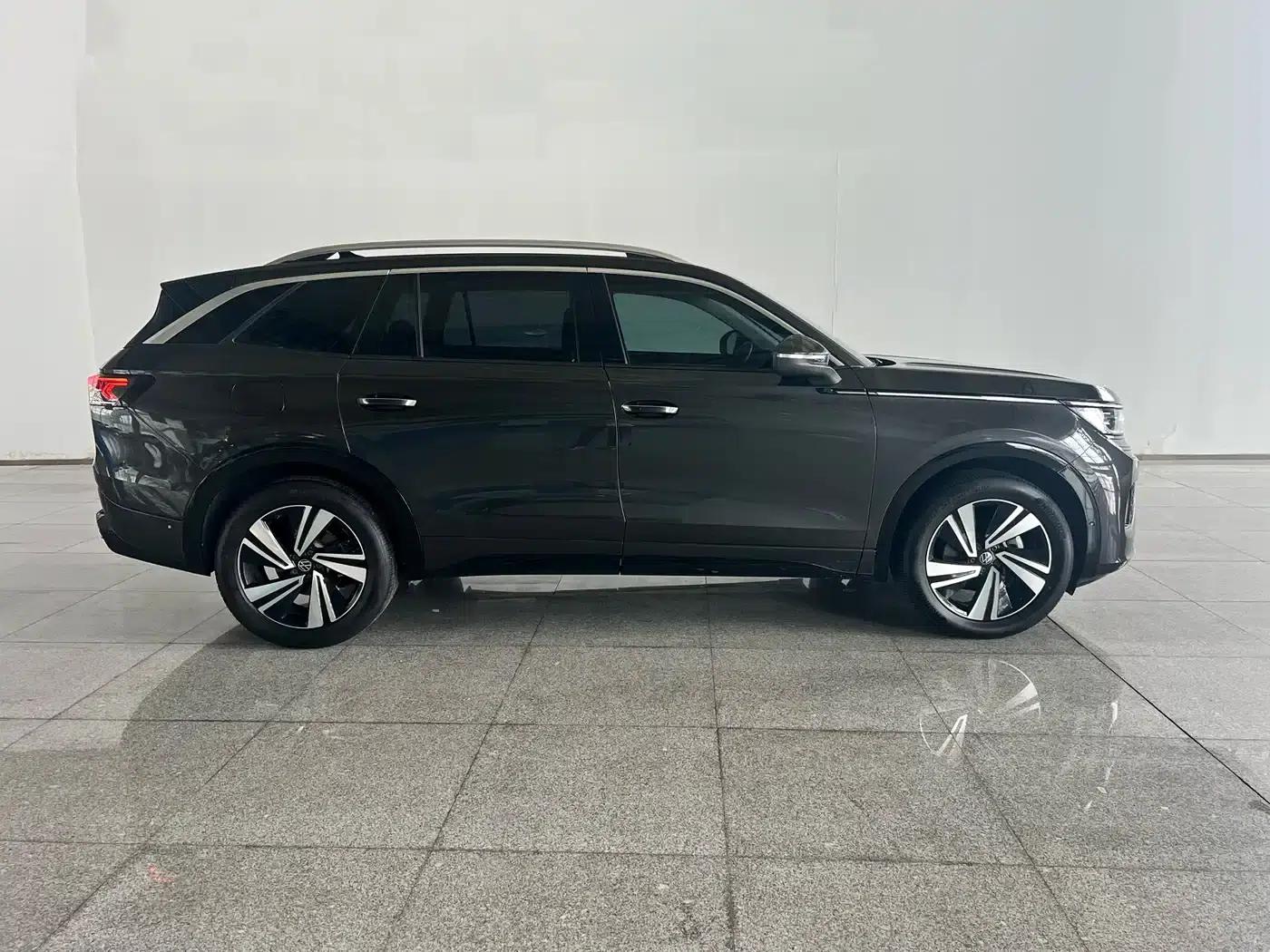 2023 Range Rover 380TSI AWD R-Line Cruiser — миниатюра 28