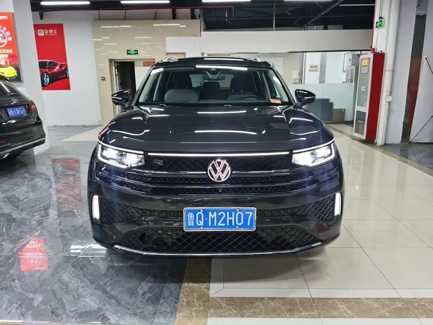 2024 Range Rover 380TSI AWD R-Line Cruiser — миниатюра 2