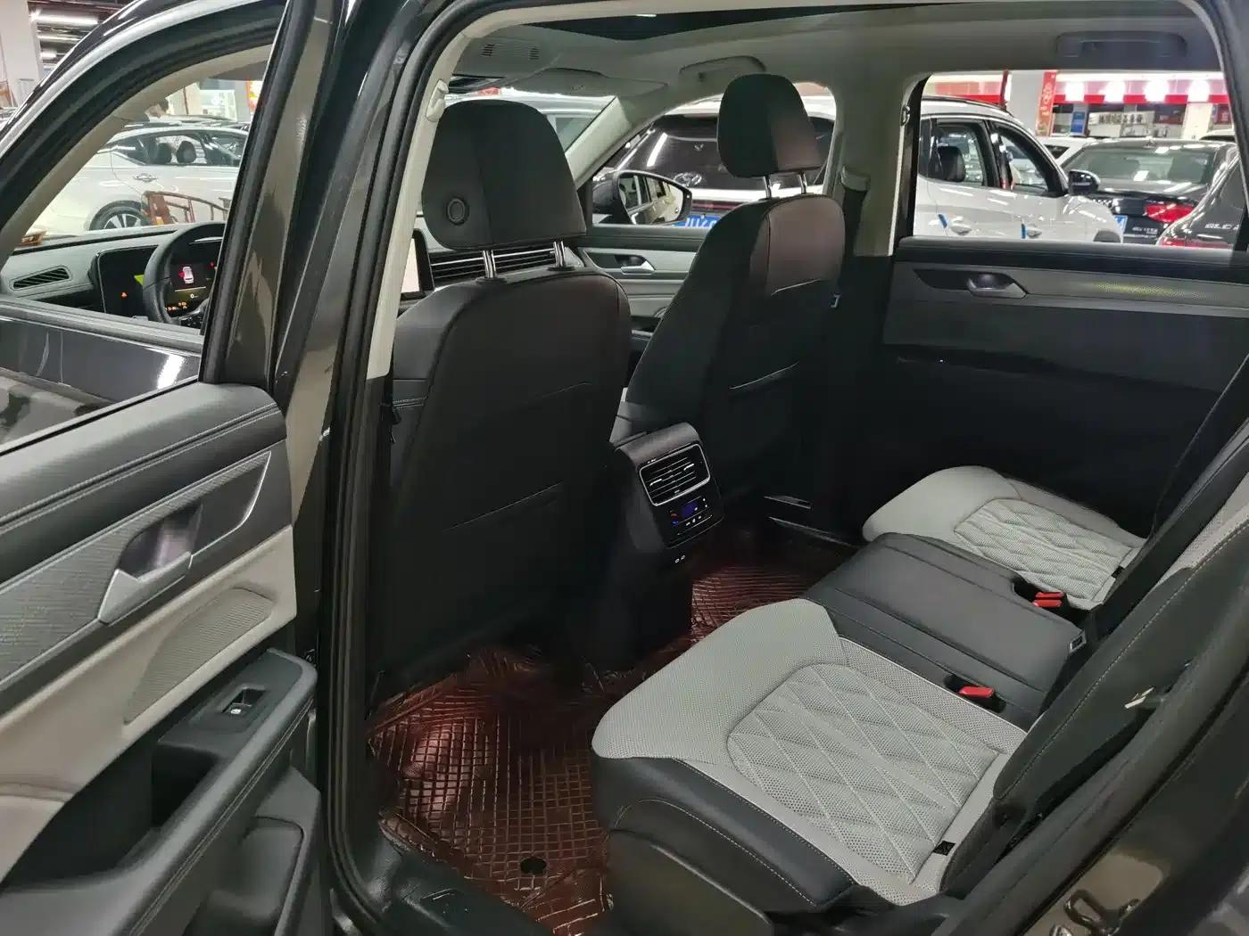 2024 Range Rover 380TSI AWD R-Line Cruiser — миниатюра 4