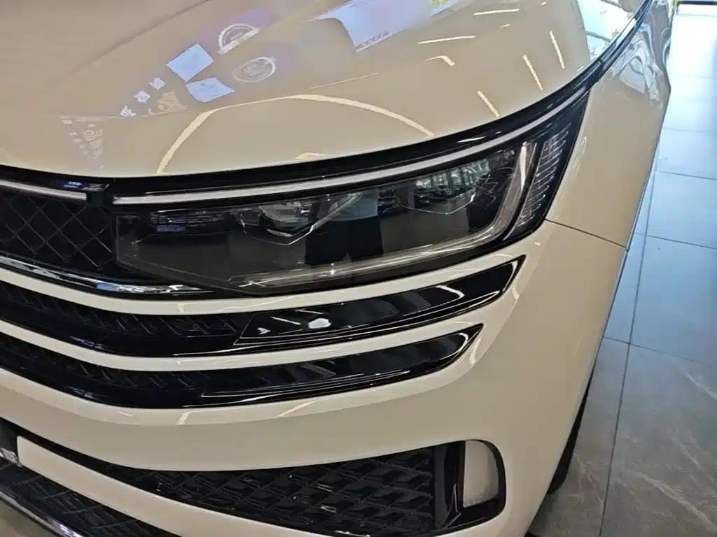2023 Range Rover 380TSI AWD R-Line First Edition — миниатюра 24