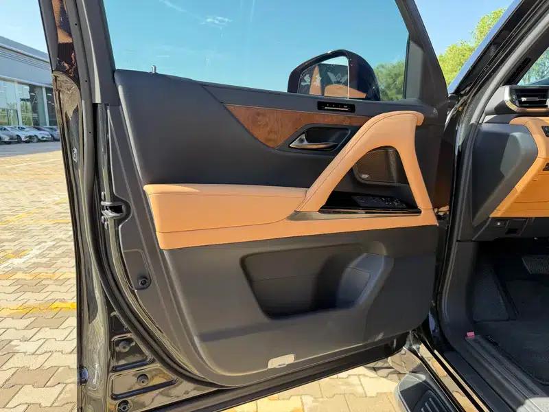 Lexus LX 2025 700h Territory Edition — миниатюра 11