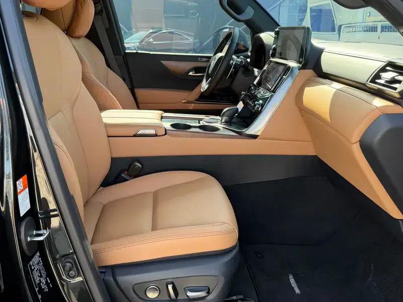 Lexus LX 2025 700h Territory Edition — миниатюра 18
