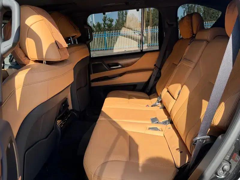 Lexus LX 2025 700h Territory Edition — миниатюра 20