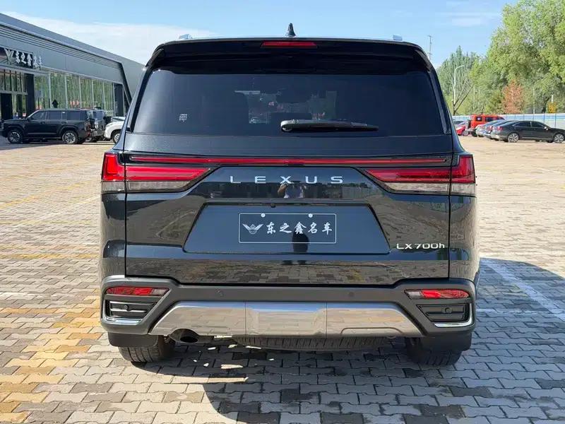Lexus LX 2025 700h Territory Edition — миниатюра 6