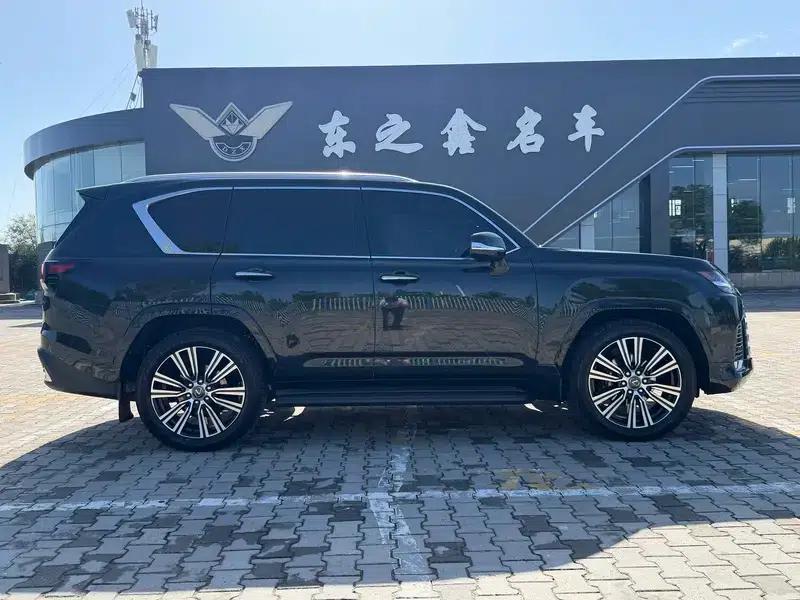 Lexus LX 2025 700h Territory Edition — миниатюра 8