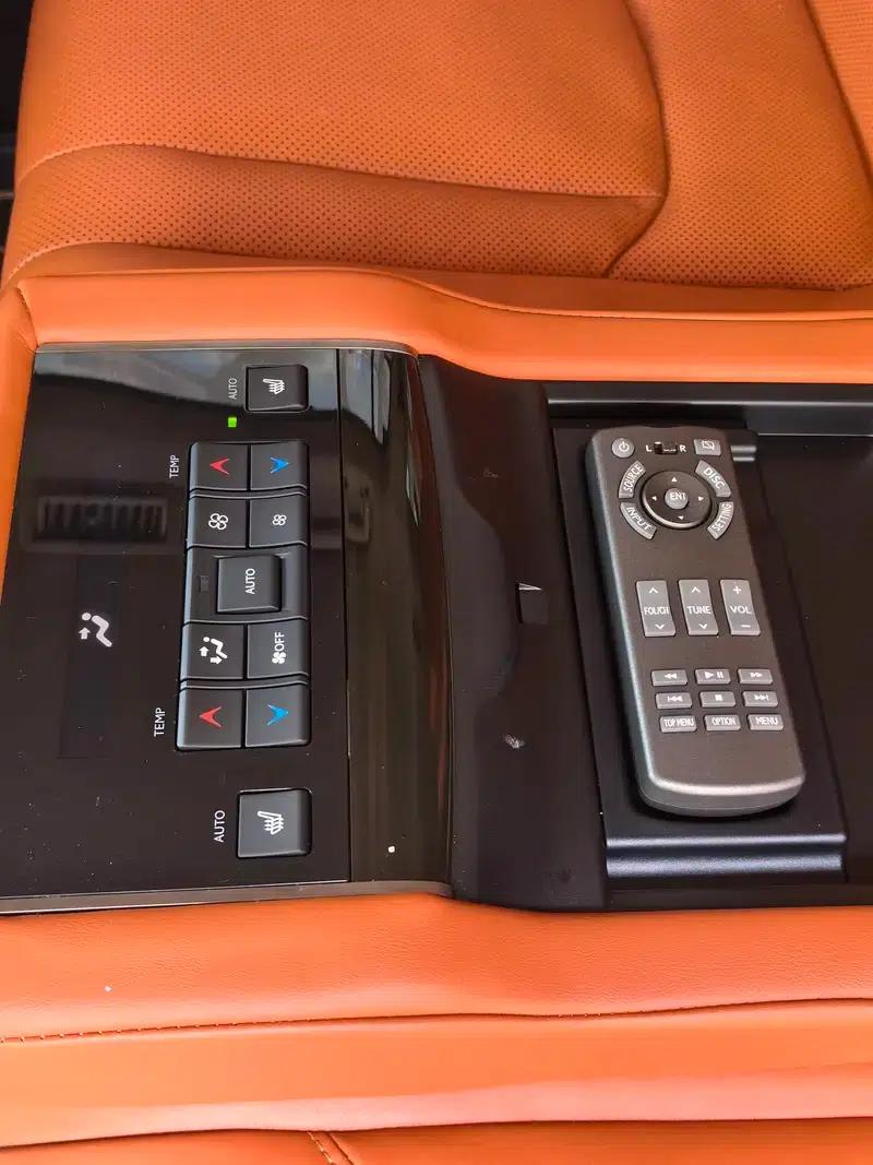 Lexus LX 2019 570 Dynamic Luxury Edition — миниатюра 11