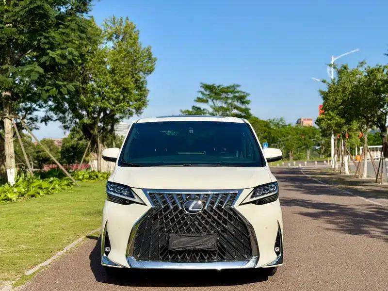 Lexus LM 2020 300h E-Four Four-Seat Executive Edition — миниатюра 2