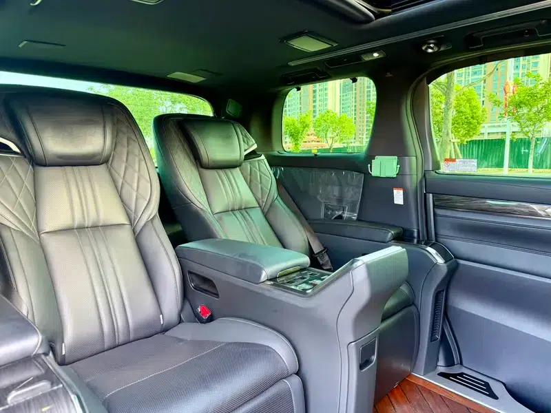 Lexus LM 2020 300h E-Four Four-Seat Executive Edition — миниатюра 10