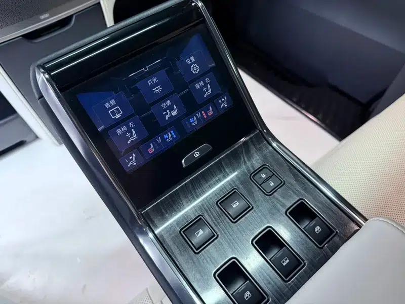 Lexus LM 2020 300h E-Four Four-Seat Executive Edition — миниатюра 13