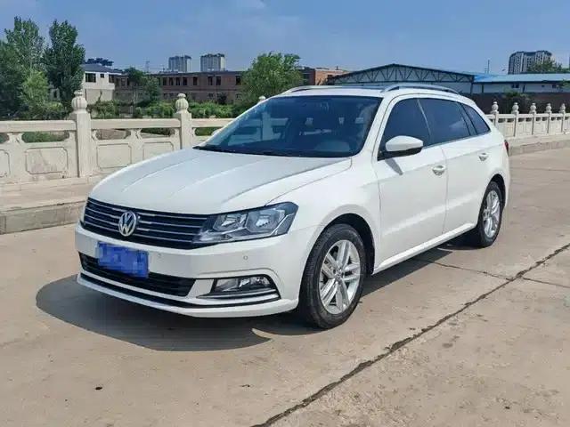 Lavida Gran Turismo 2015 1.6L Manual Comfort Edition