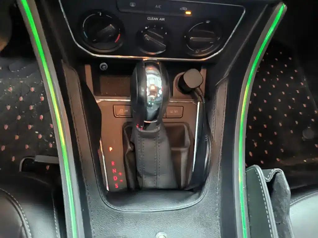 Lavida Gran Turismo 2015 1.6L Automatic Comfort Edition — миниатюра 14