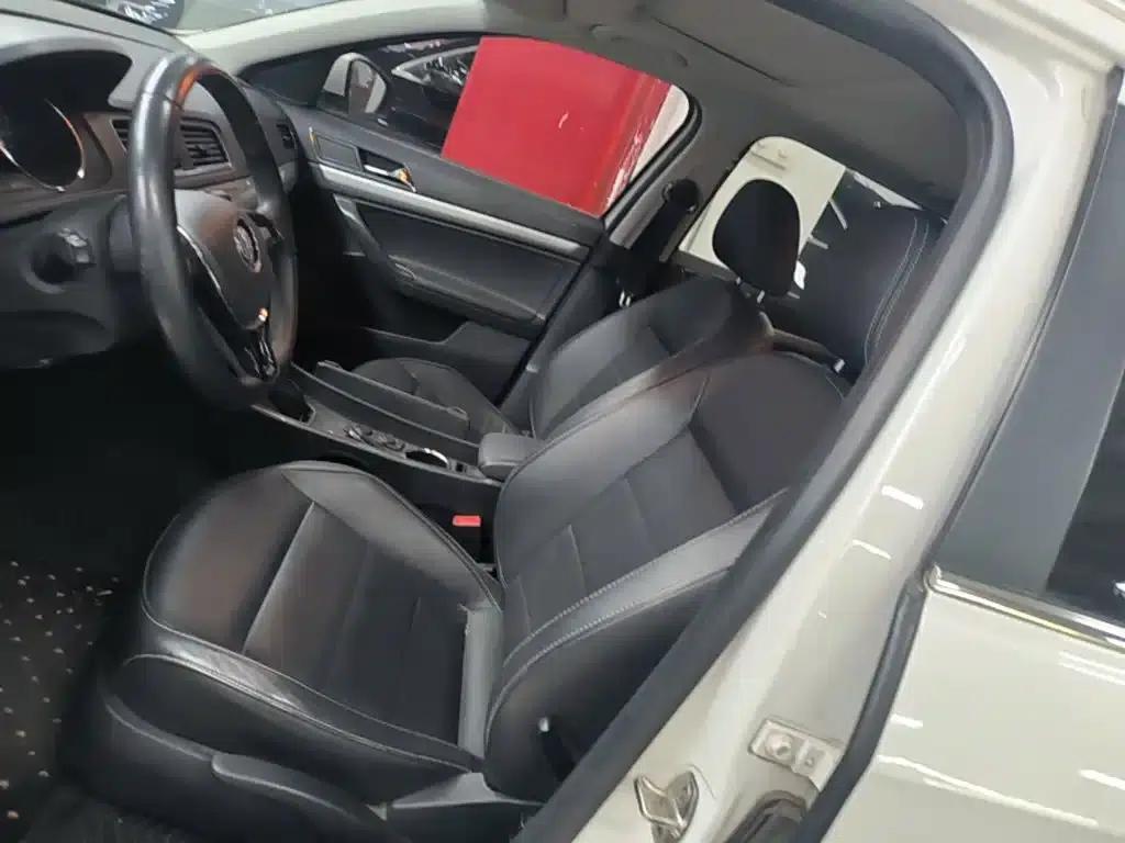 Lavida Gran Turismo 2015 1.6L Automatic Comfort Edition — миниатюра 15