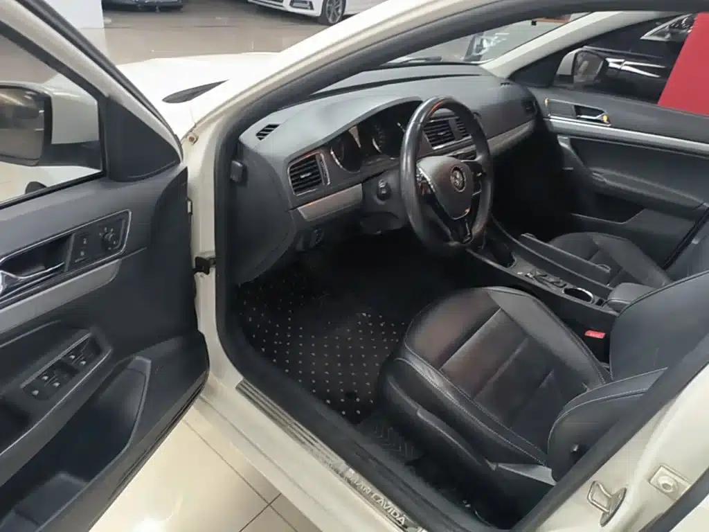 Lavida Gran Turismo 2015 1.6L Automatic Comfort Edition — миниатюра 16