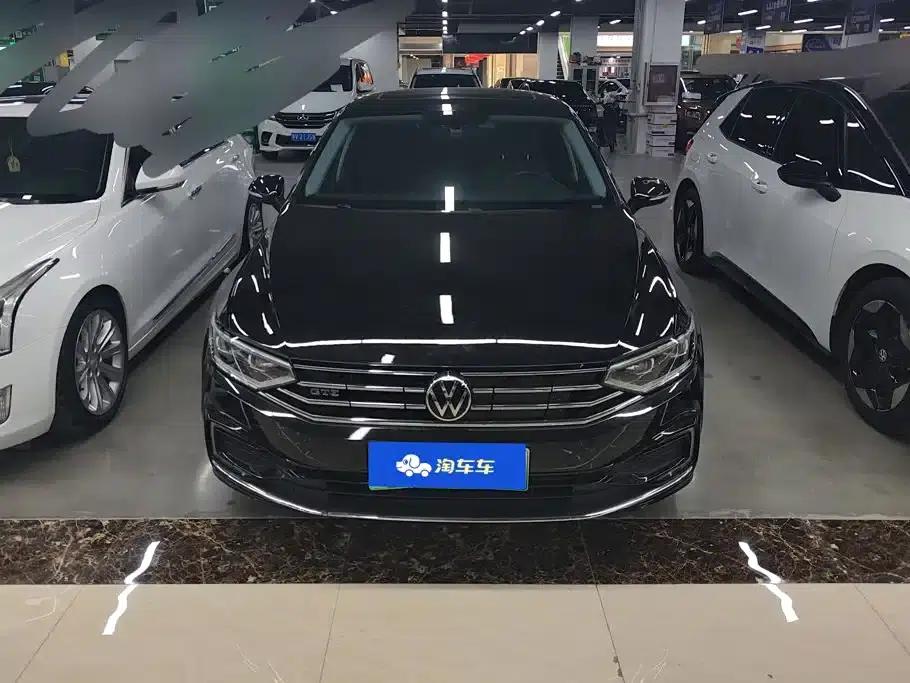 2022 Volkswagen Passat PHEV GTE Luxury Edition — миниатюра 2