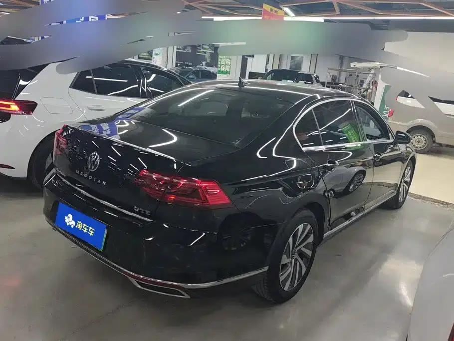 2022 Volkswagen Passat PHEV GTE Luxury Edition — миниатюра 3