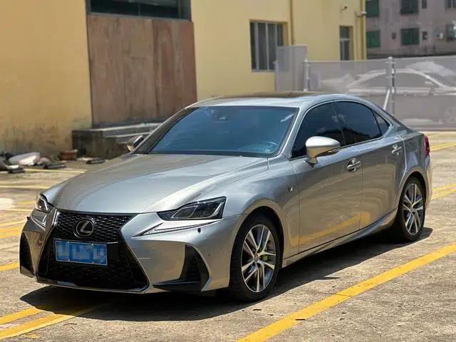 Lexus IS 2015 200t F SPORT
