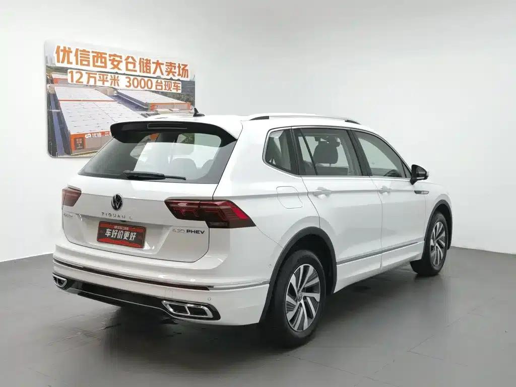 2023 Volkswagen Tiguan L Plug-in Hybrid 430PHEV Premium Edition — миниатюра 2