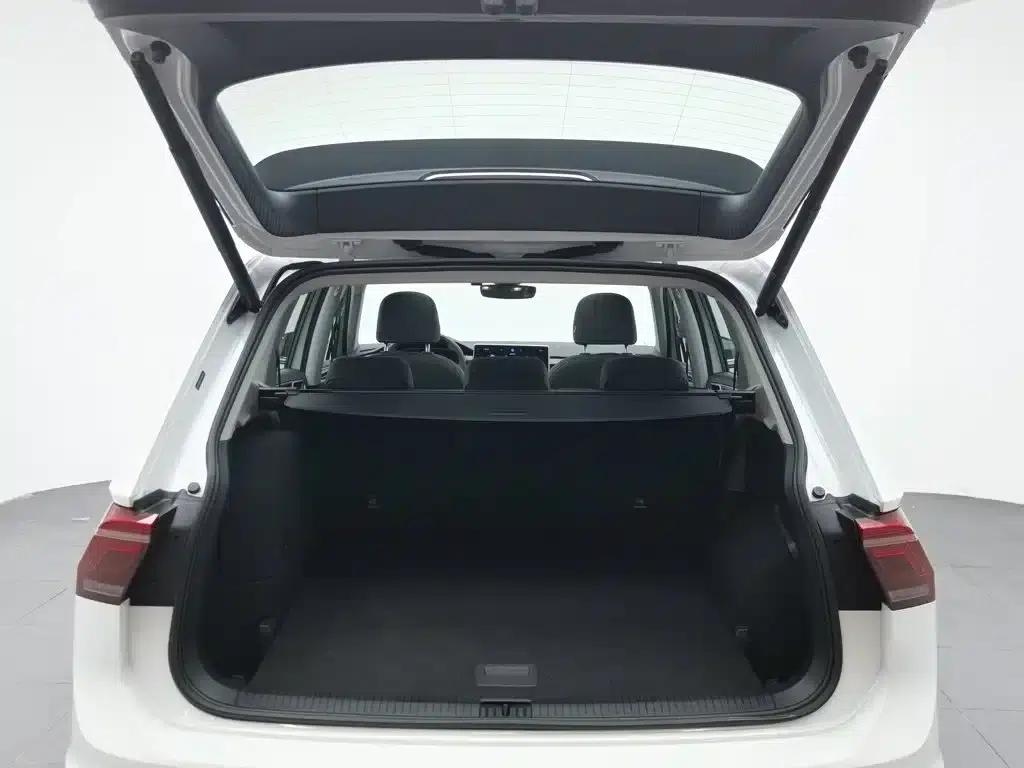 2023 Volkswagen Tiguan L Plug-in Hybrid 430PHEV Premium Edition — миниатюра 16