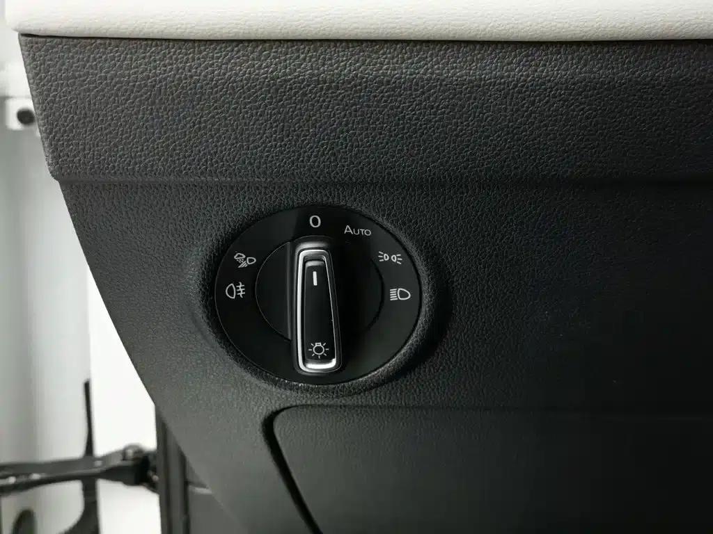 2023 Volkswagen Tiguan L Plug-in Hybrid 430PHEV Premium Edition — миниатюра 21