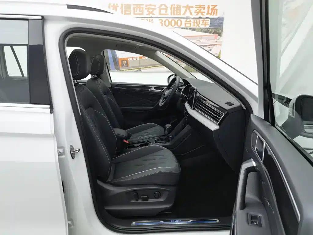 2023 Volkswagen Tiguan L Plug-in Hybrid 430PHEV Premium Edition — миниатюра 23