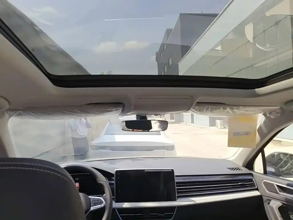 2023 Volkswagen Tiguan L Plug-in Hybrid 430PHEV Premium Edition — миниатюра 18