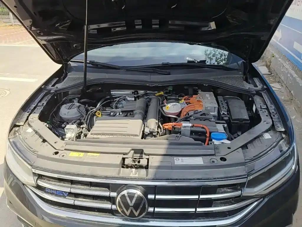 2023 Volkswagen Tiguan L Plug-in Hybrid 430PHEV Premium Edition — миниатюра 20