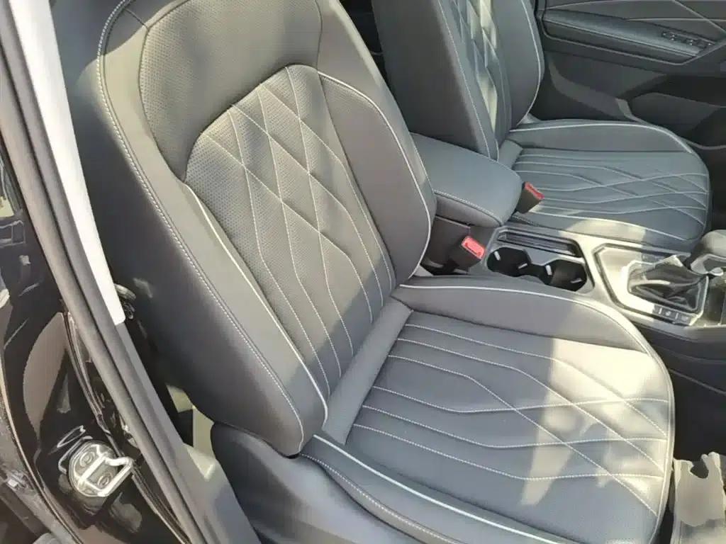 2023 Volkswagen Tiguan L Plug-in Hybrid 430PHEV Premium Edition — миниатюра 25