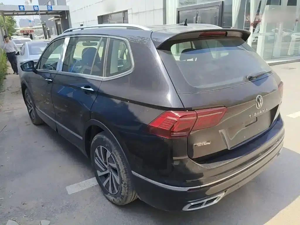 2023 Volkswagen Tiguan L Plug-in Hybrid 430PHEV Premium Edition — миниатюра 5