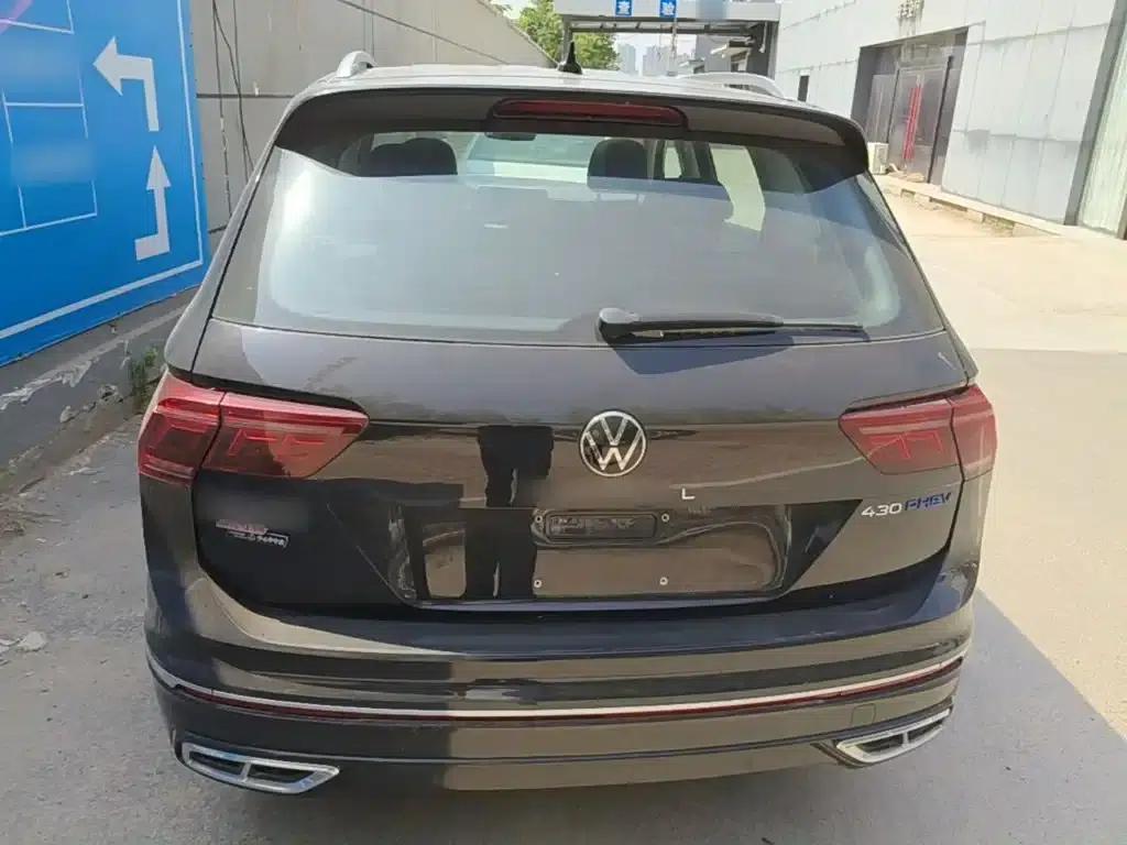 2023 Volkswagen Tiguan L Plug-in Hybrid 430PHEV Premium Edition — миниатюра 6