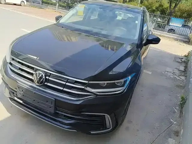 2023 Volkswagen Tiguan L Plug-in Hybrid 430PHEV Premium Edition