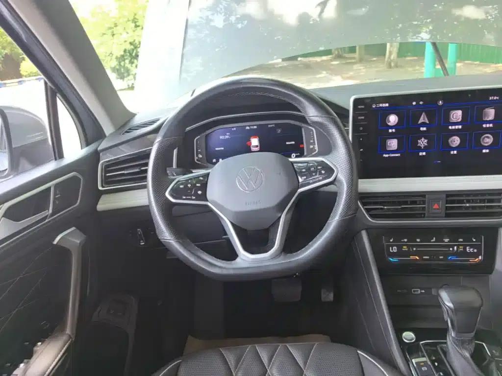 2022 Volkswagen Tiguan L Plug-in Hybrid 430PHEV Premium Edition — миниатюра 11