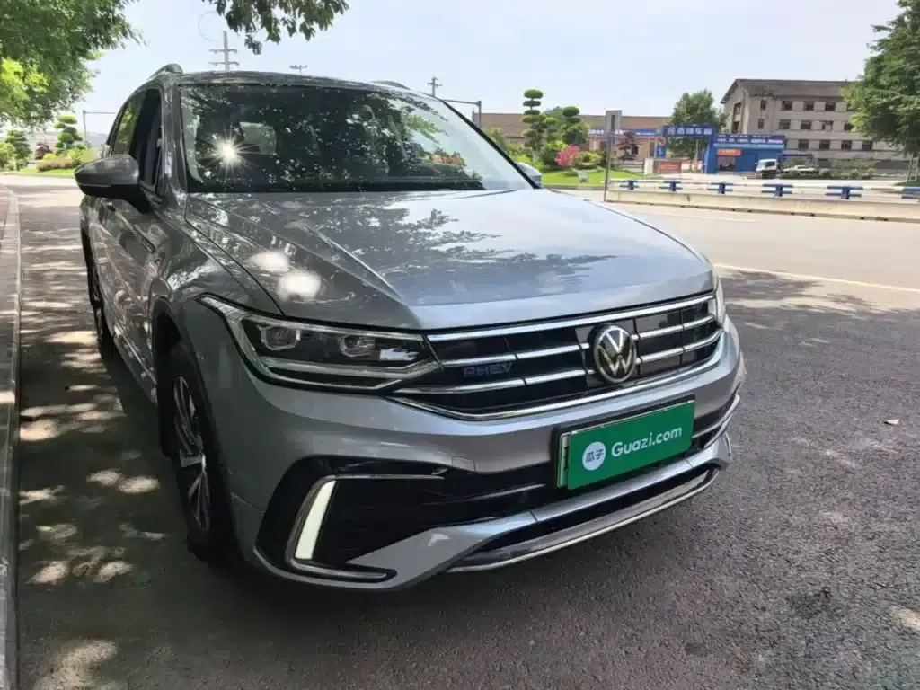 2022 Volkswagen Tiguan L Plug-in Hybrid 430PHEV Premium Edition — миниатюра 4