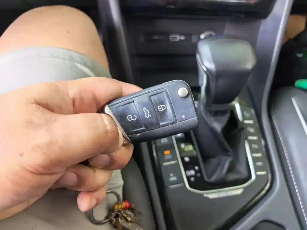 2022 Volkswagen Tiguan L Plug-in Hybrid 430PHEV Premium Edition — миниатюра 9