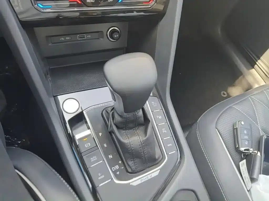 2023 Volkswagen Tiguan L Plug-in Hybrid 430PHEV Premium Edition — миниатюра 14