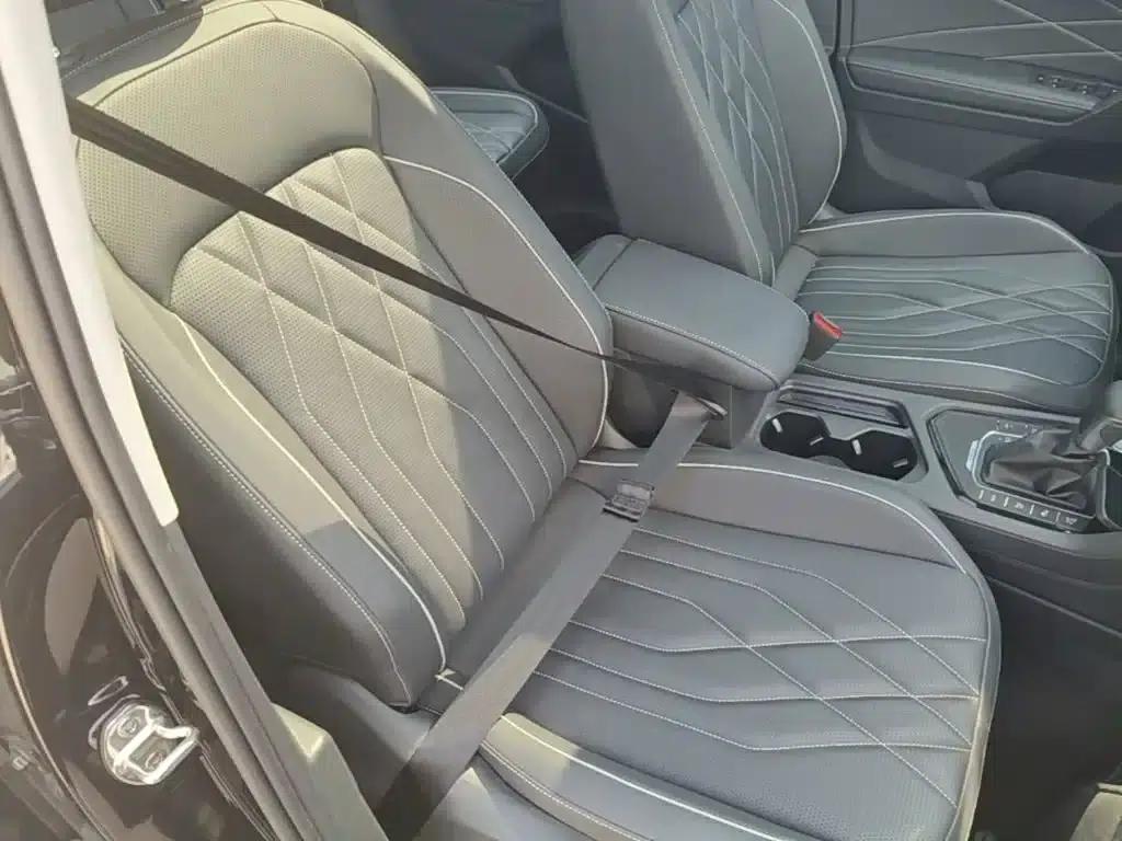 2023 Volkswagen Tiguan L Plug-in Hybrid 430PHEV Premium Edition — миниатюра 25