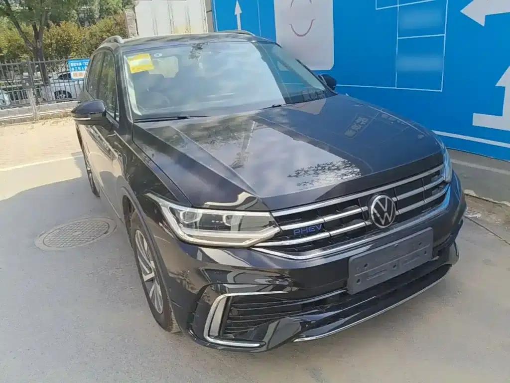2023 Volkswagen Tiguan L Plug-in Hybrid 430PHEV Premium Edition — миниатюра 4