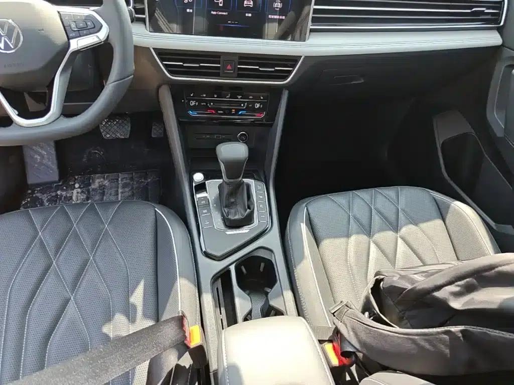 2023 Volkswagen Tiguan L Plug-in Hybrid 430PHEV Premium Edition — миниатюра 14