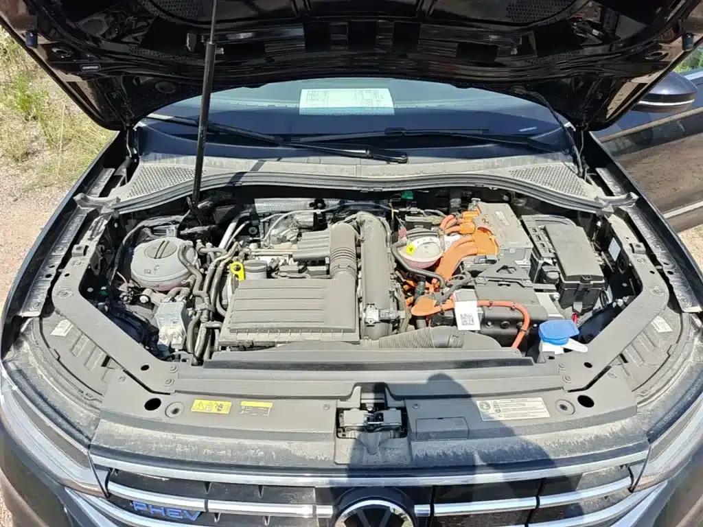 2023 Volkswagen Tiguan L Plug-in Hybrid 430PHEV Premium Edition — миниатюра 20