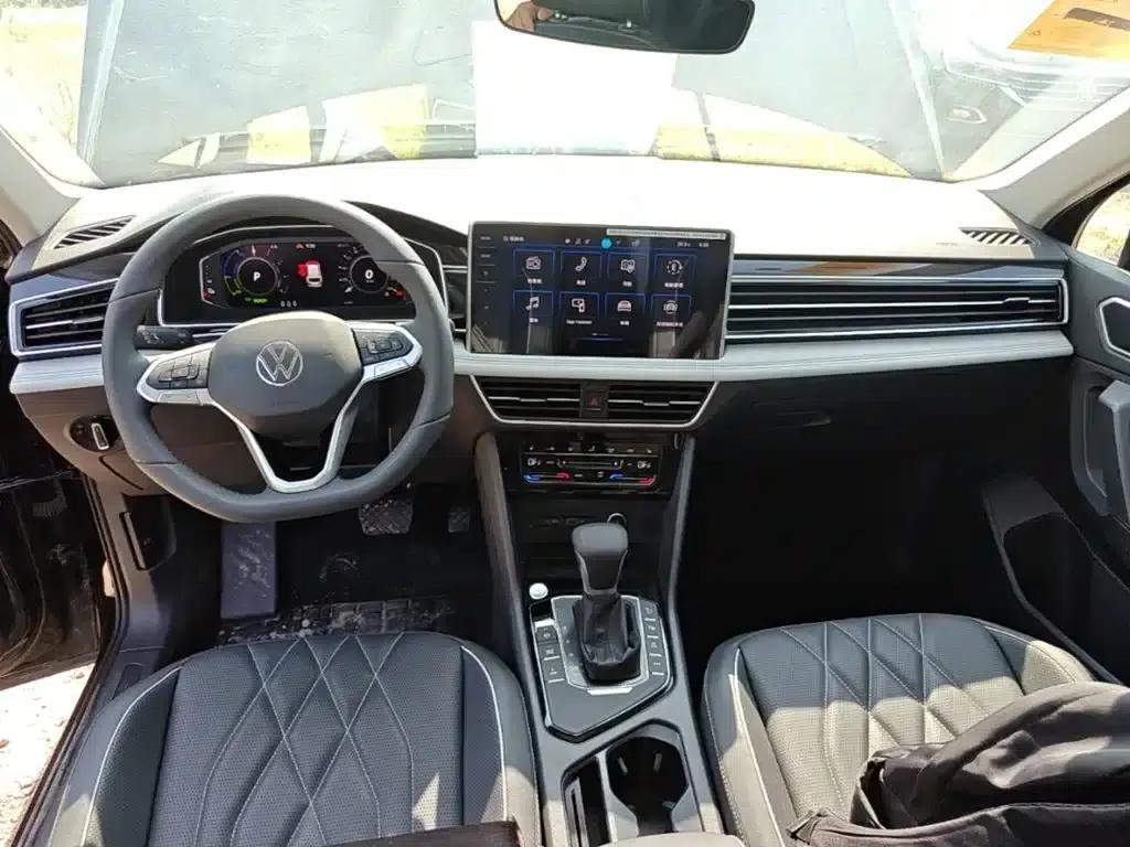 2023 Volkswagen Tiguan L Plug-in Hybrid 430PHEV Premium Edition — миниатюра 10