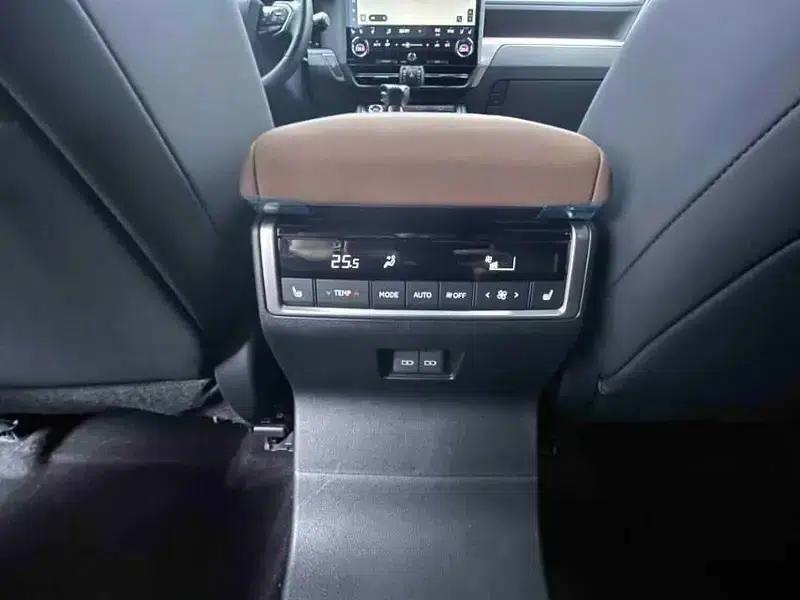 Lexus GX 2024 550h Pioneer Edition — миниатюра 5