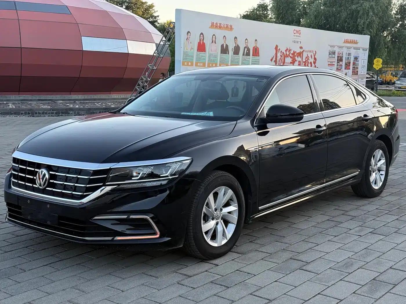 2019 Volkswagen Passat Plug-in Hybrid 430PHEV Hybrid Elite Edition — миниатюра 1